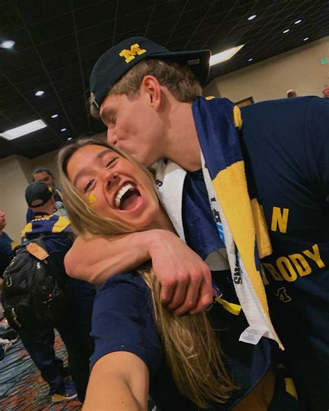 Michigan Quarterback J.J. McCarthy Is Engaged to Katya。